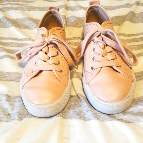 Shoes - Picture 1 of 3